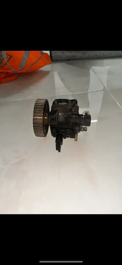 Pompe à injection Peugeot 1,6 hdi
