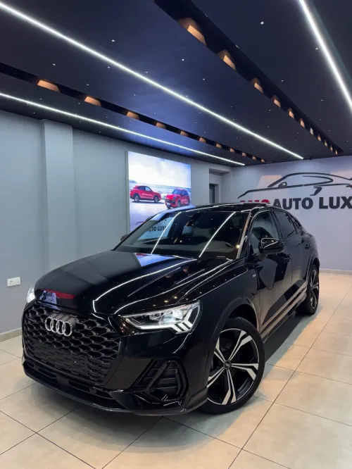 Audi Q3 2023 Black edition