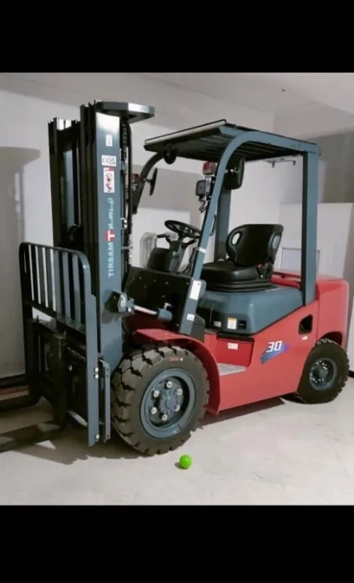 TIRSAM CHARIOTE CLARK Moteur ISUZU 3 Tones 4,5 Mettres hauteur 