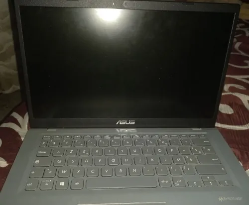 ASUS 