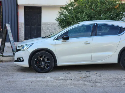 DS DS4 2016 So Chic Crossback