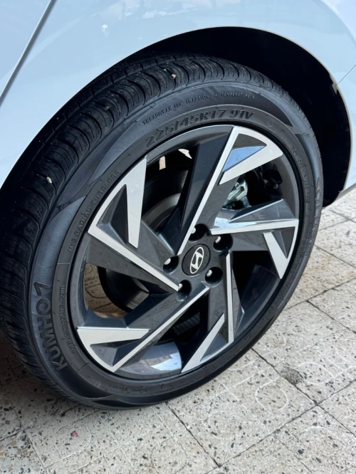 Hyundai Elantra 2025 