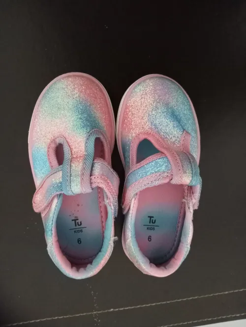 Chaussures pour fille de 2 ans française