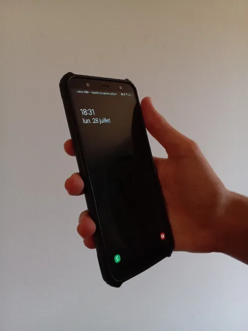 SAMSUNG Galaxy j8