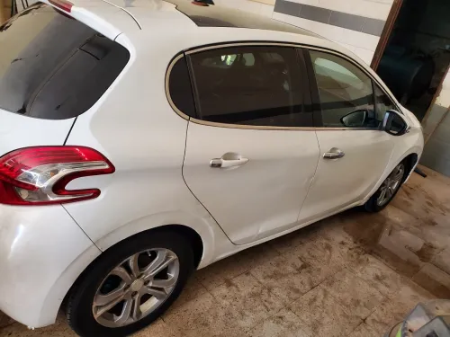 Peugeot 208 2013 Allure
