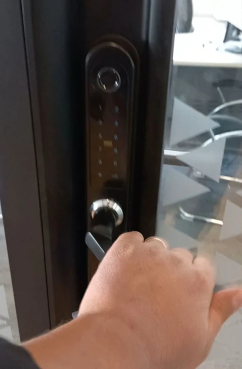 Serrure intelligente pour porte en aluminium/PVC 