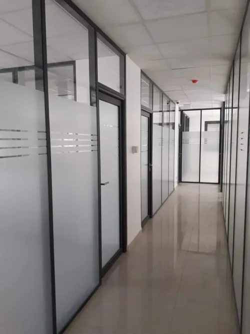 Séparation de beraux cloison amovible