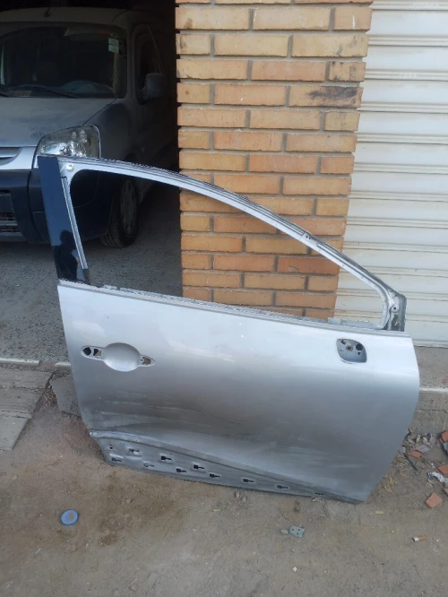 2 Portes clio 4  avant+arrière (coté passager)
