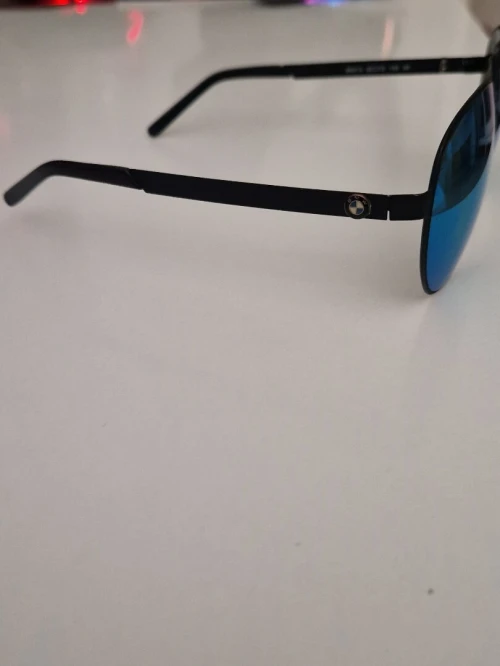 Affirmez votre style avec ces lunettes de soleil pour homme signées BMW