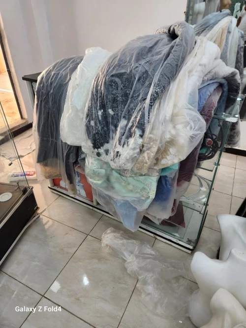 avendre magasin complet (robes et manquin 