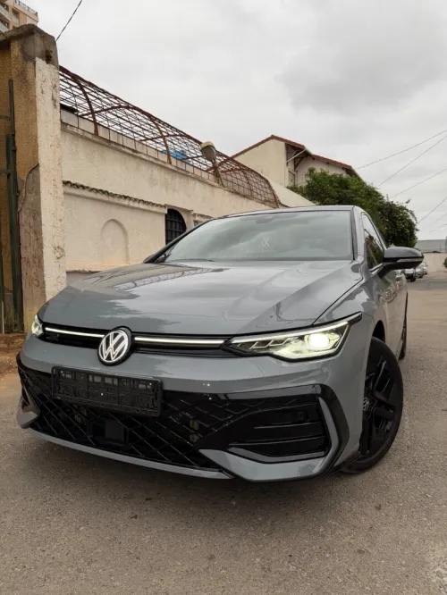 Volkswagen Golf 8.5 2025 Black édition