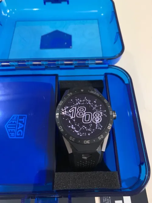 Montre TAG HEURE connected modular 45 sans boucle de fermeture
