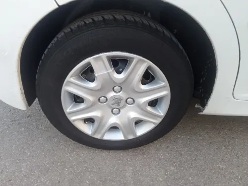 Peugeot 207 2012 Fennec