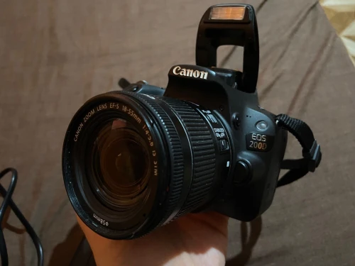 Canon 200D