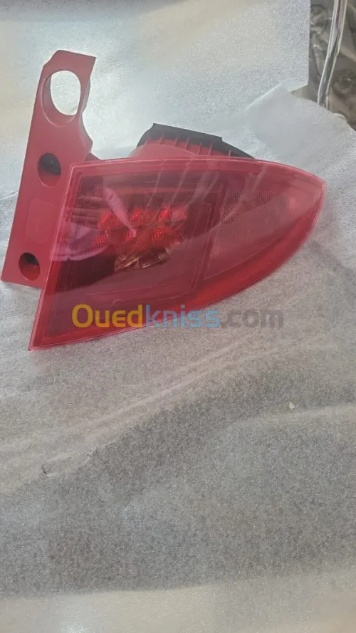 Feux arrière SEAT Leon 2012 côté droit côté ail