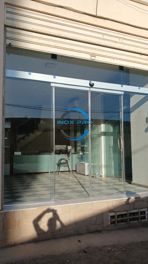 Porte automatique pour vitrine en verre
