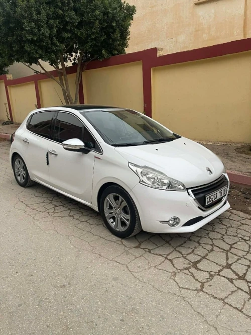 Peugeot 208 2015 Allure