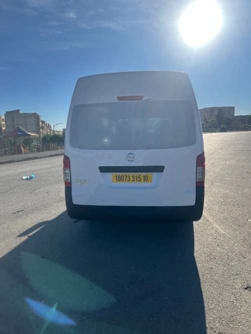 Nissan Urvan 2015 Fourgon