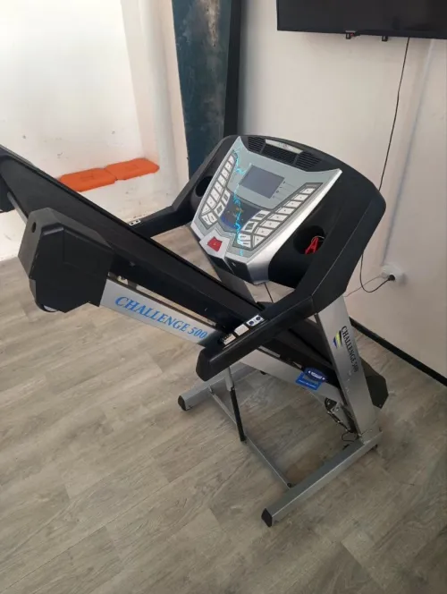 A vendre tapis de course Axion challenge 500 + vélo éleptique Reebok Z9 bonne occasion