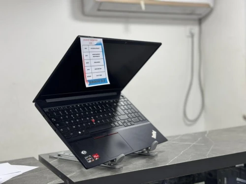 LENOVO THINKPAD E15 /RYZEN3 5425U/ 256GB / 8GB DDR4 