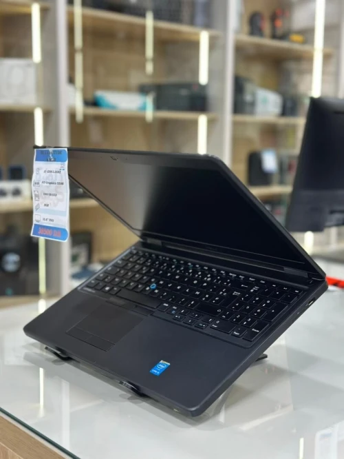DELL LATITUDE E5550  I5-5200U/8G/240SSD/ 15.6''/WIN 10 / CHARGEUR ORIGINAL