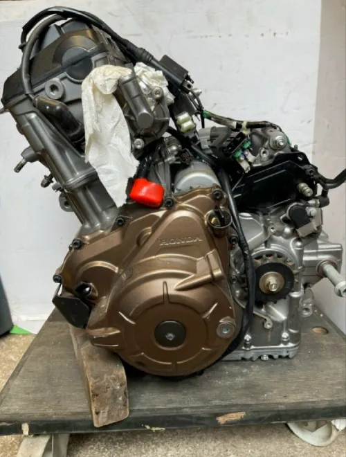 Moteur Africa twin disponible [dct] et vilebrequin disponible