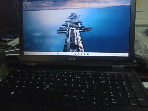 Dell latitude 5590 i5 8e génération ram16 gb disque 512 nvme écran 15,6"