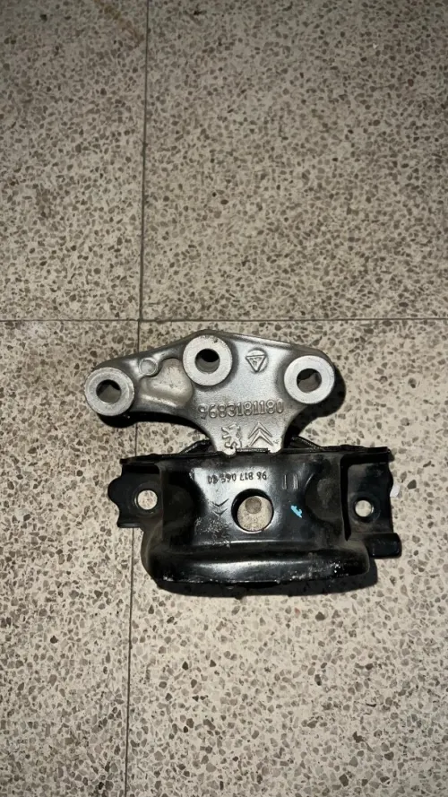Support moteur 1.6 hdi 208