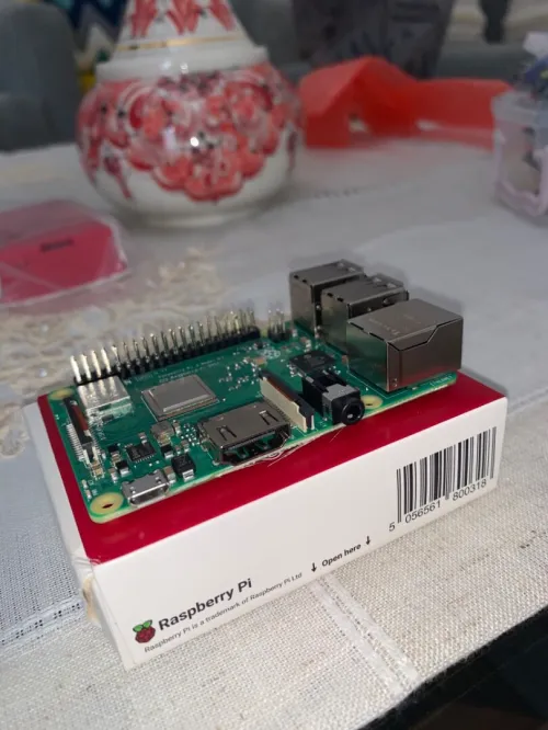 Raspberry pi 3 model B + PI4 2GB DISPO