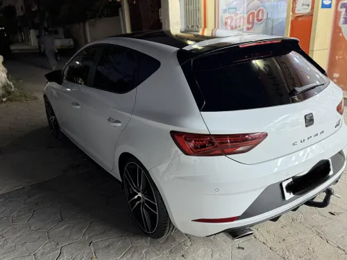 Seat Leon beats 2019 Cupra 