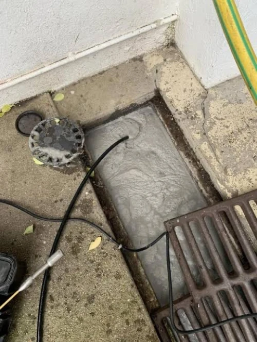 Services dassainissement urgents Debocharge de canalisation 