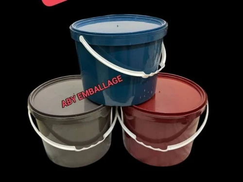 Emballage plastique (bidons)