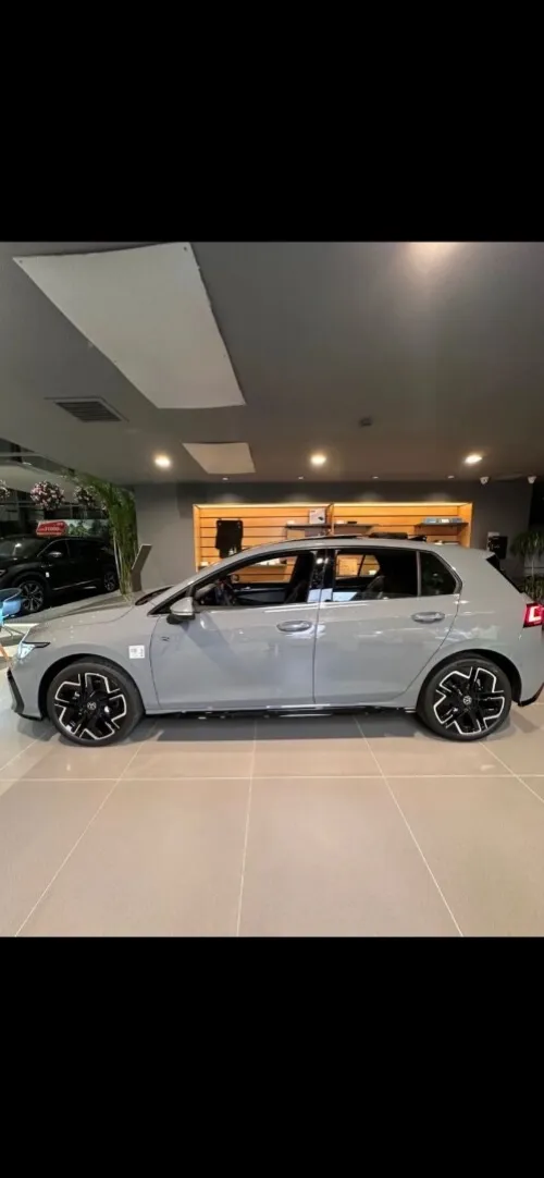 Volkswagen Golf 8 2025 R-Line
