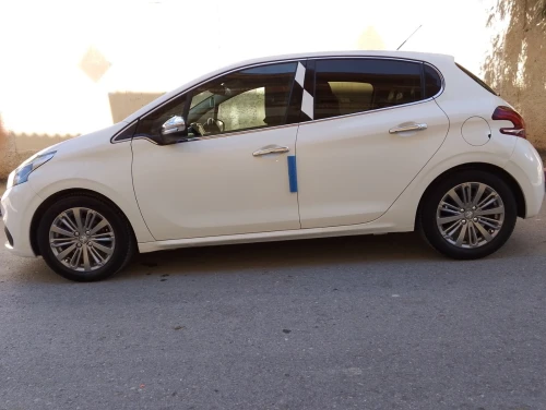 Peugeot 208 2019 Allure Facelift