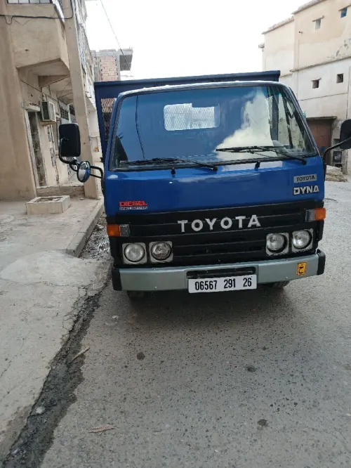 Toyota Bu84 