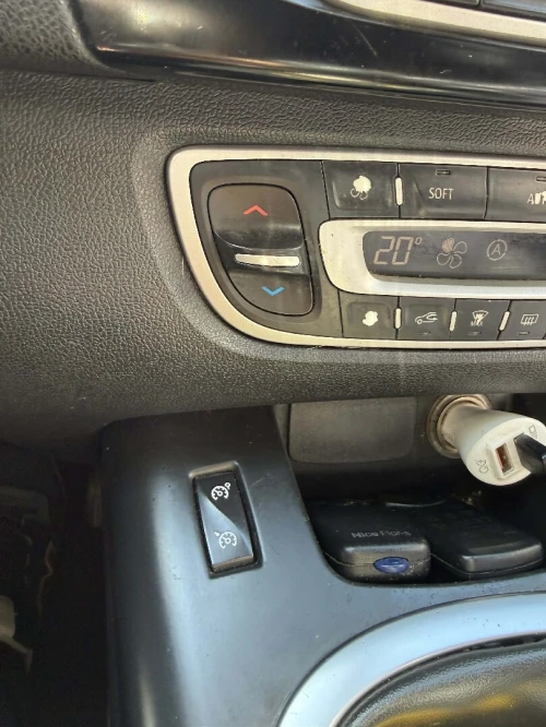 Renault Scenic 2013 Bosse