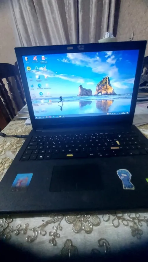 Pc Dell i5  5eme Gen / Ram 4 G / NVIDIA / Disque 256 SDD / 15 p
