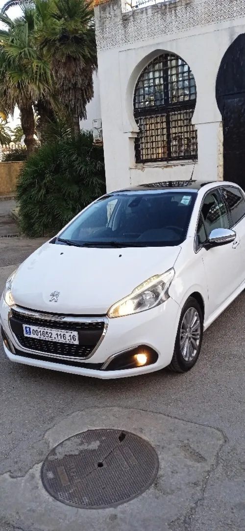 Peugeot 208 2016 Allure Facelift