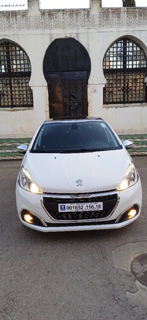 Peugeot 208 2016 Allure Facelift
