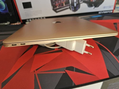 MacBook Air Retina, 13 pouces, 2018 A1932 8GB/128GB tres bon état