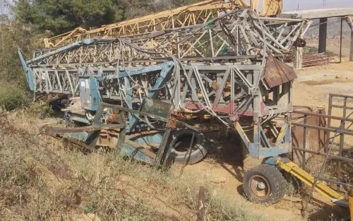 02 grues a vendre 
