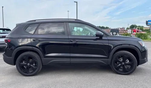 Volkswagen Taos 2026 SE Black 