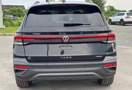 Volkswagen Taos 2026 SE Black 