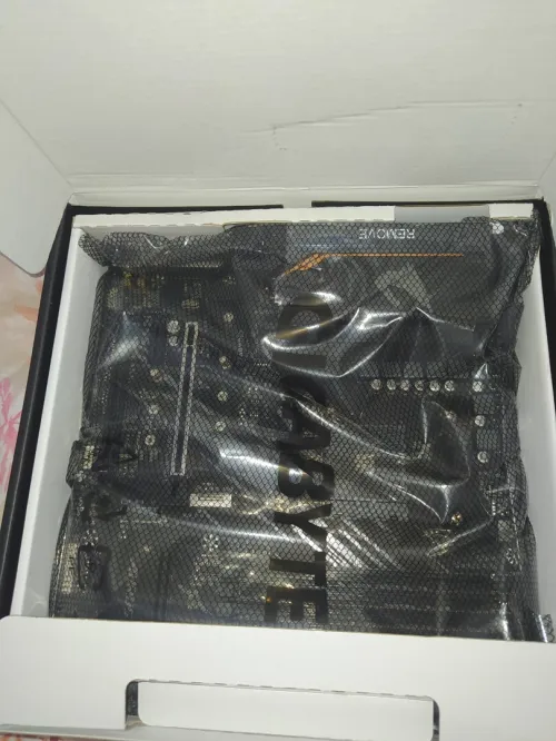 Auorus elite b550m + CPU ryzen 7 5700x + deepcool rgb