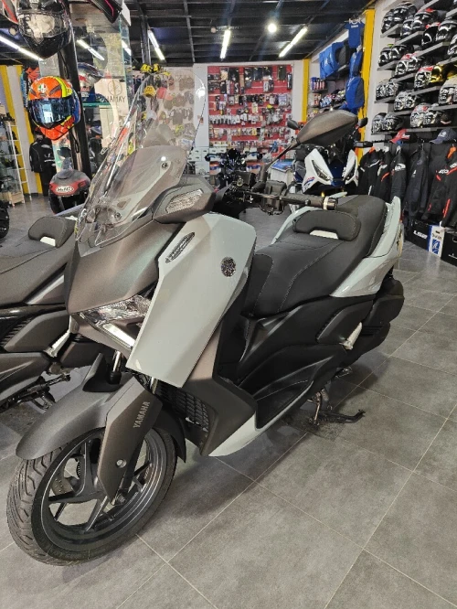 Yamaha + Xmax Tech Max 2026