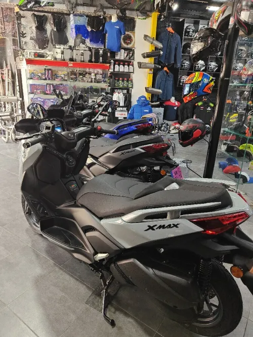 Yamaha + Xmax Tech Max 2026