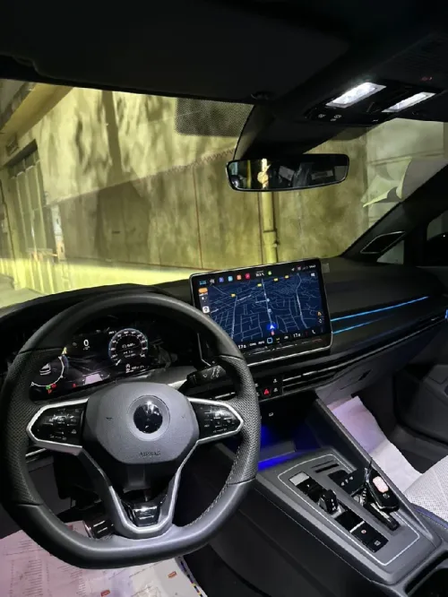 Volkswagen Golf 8 2025 R