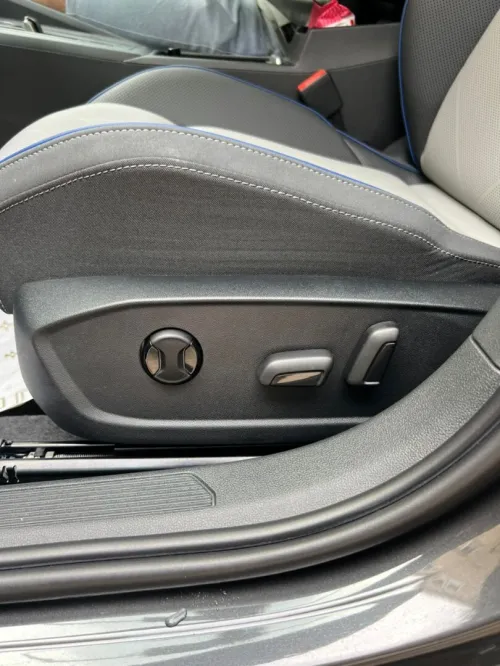 Volkswagen Golf 8 2025 R-Line