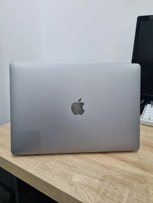 Macbook air M1 16gb ram