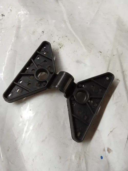 Attache pour filets anti grele, brise vue et filet d'ombrage